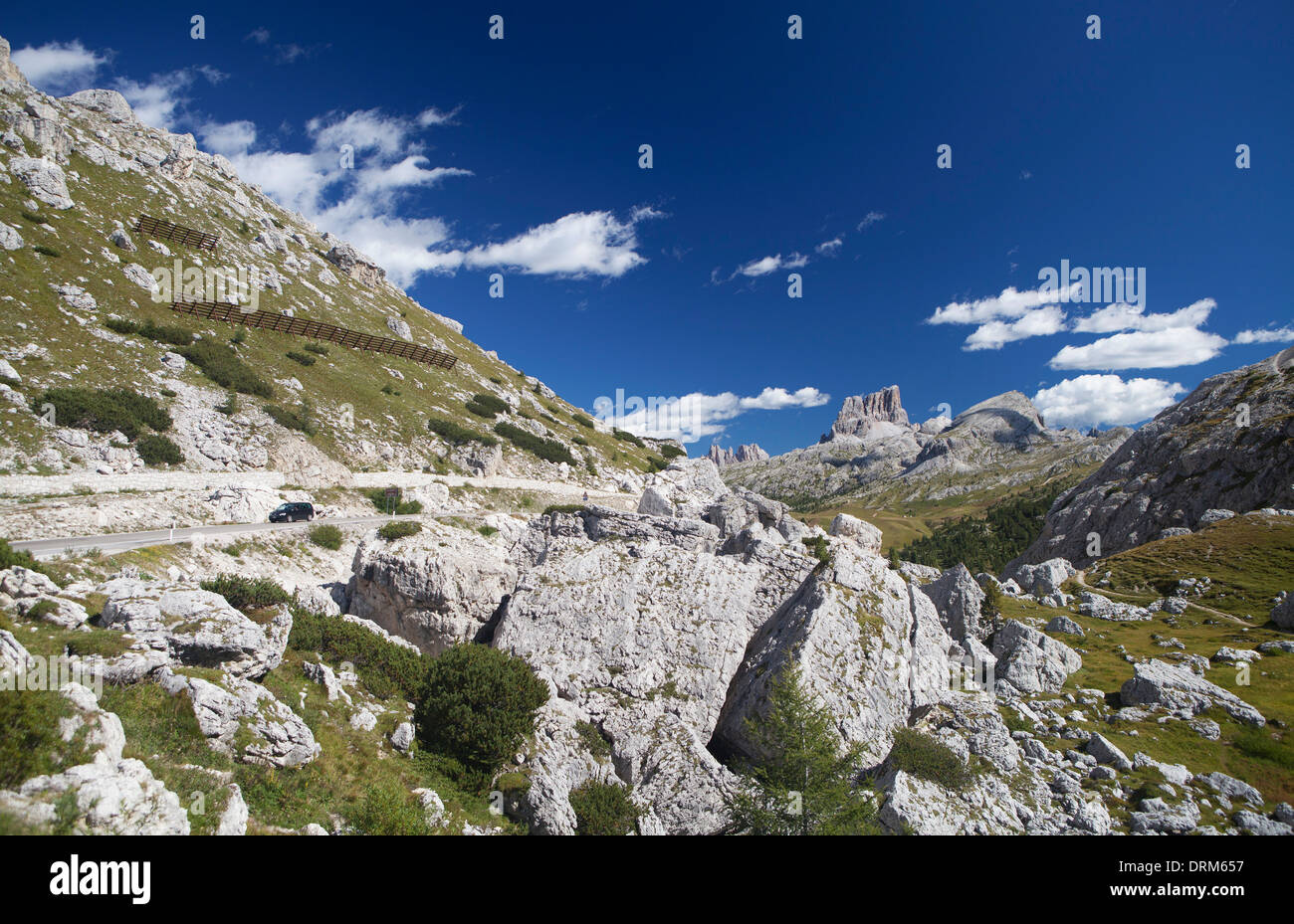Italien, Veneto, Valparola Pass und Monte Averau Stockfoto
