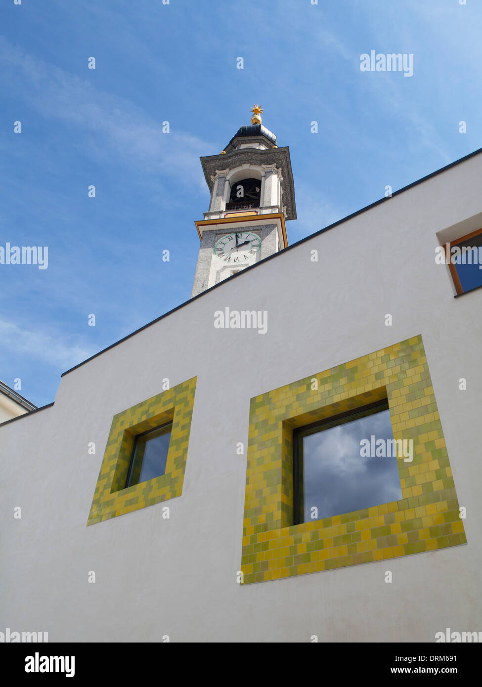 Schweiz, Graubünden, Samedan, Turm der protestantischen Kirche Stockfoto