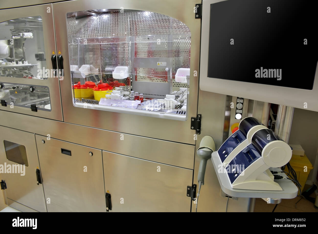 Chemotherapie-Maschine Roboterarm im Labor Stockfoto