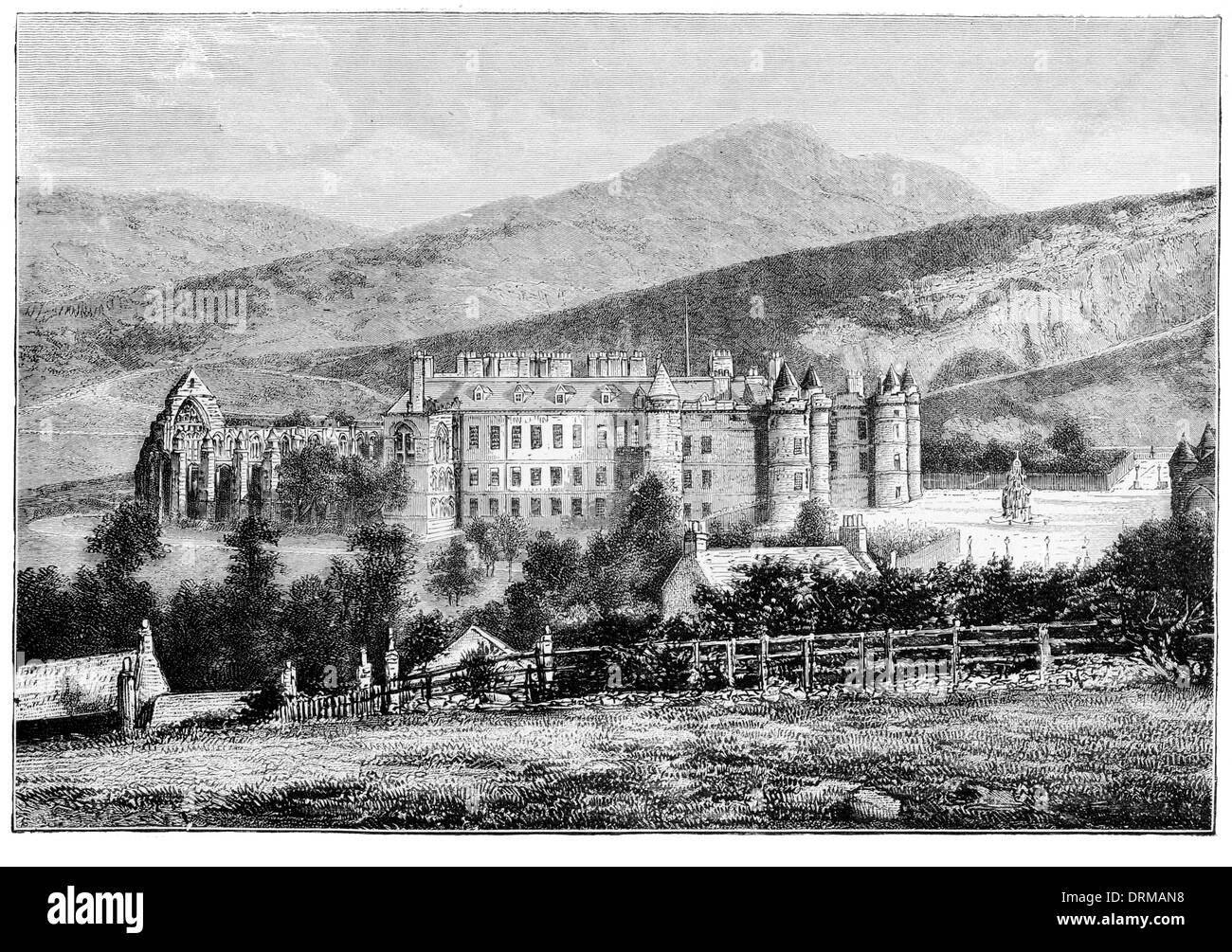 Palace of Holyroodhouse, gemeinhin als Holyrood Palace. In der Ferne ist Arthurs Seat. um 1880 Stockfoto