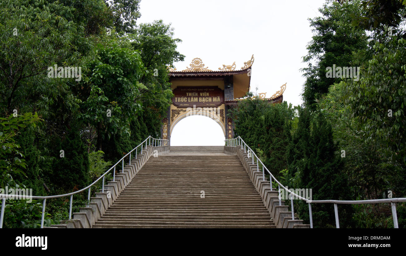 Viele Tempel Schritte hoch Hue Vietnam South East Asia Stockfoto