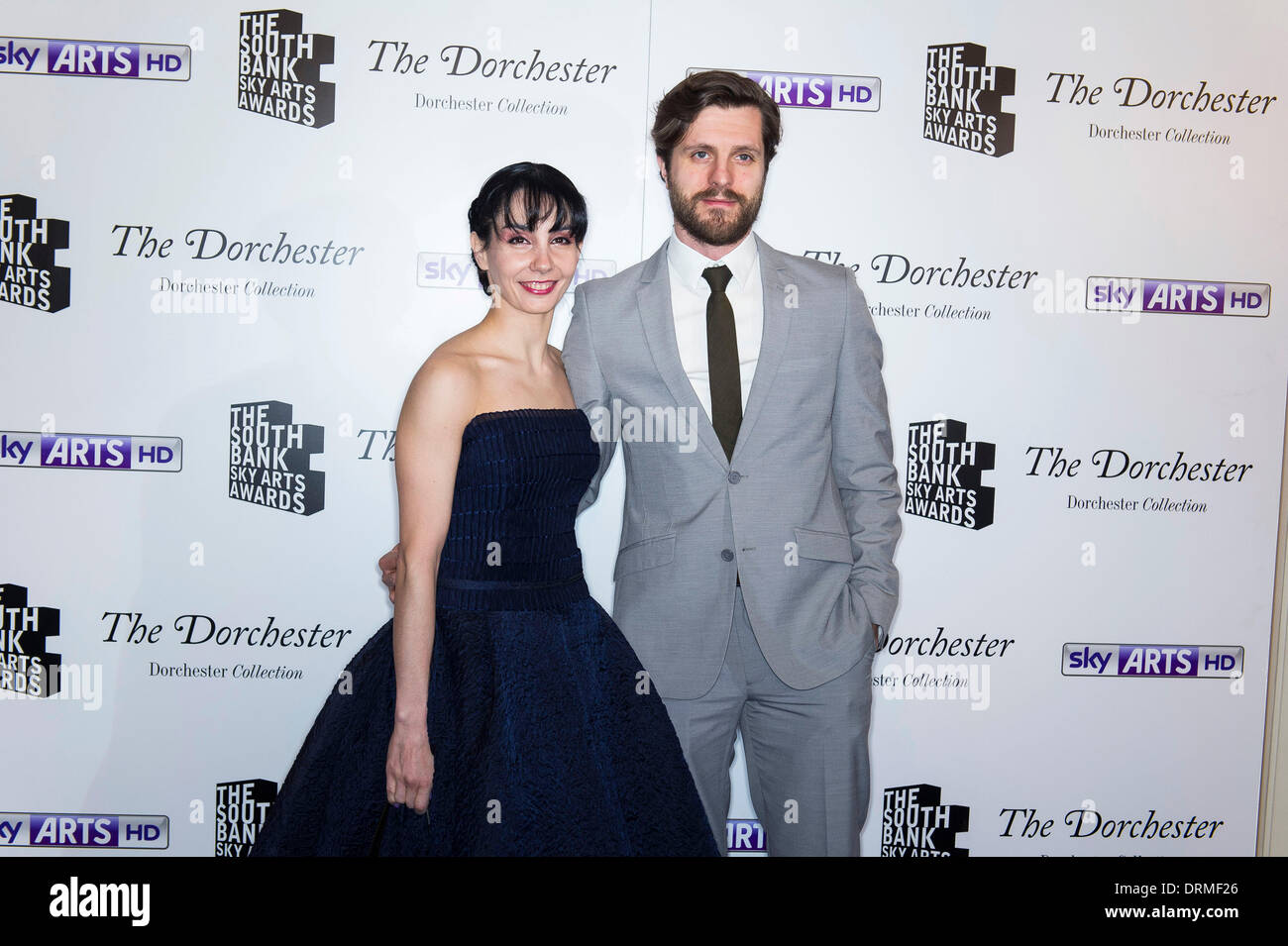 Tamara Rojo, vergibt Neil Austin an der South Bank Himmel Kunst im Dorchester Hotel am 27. Januar 2014 in London, England. Stockfoto