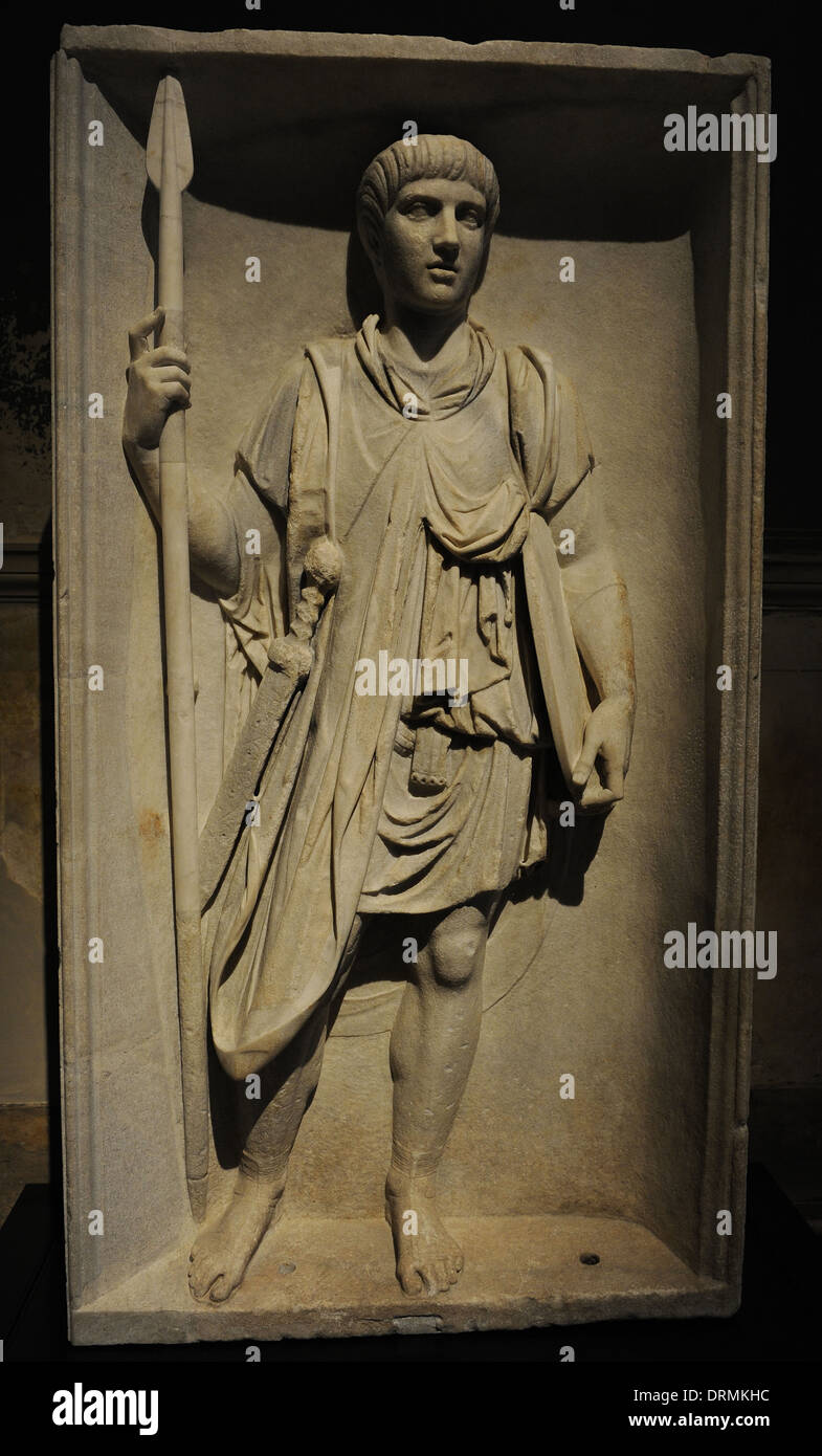 Relief, Darstellung eines römischen Legionärs. Marmor. 2. Jahrhundert n. Chr. Aus einem Triumphbogen des Kaisers Trajan. Stockfoto