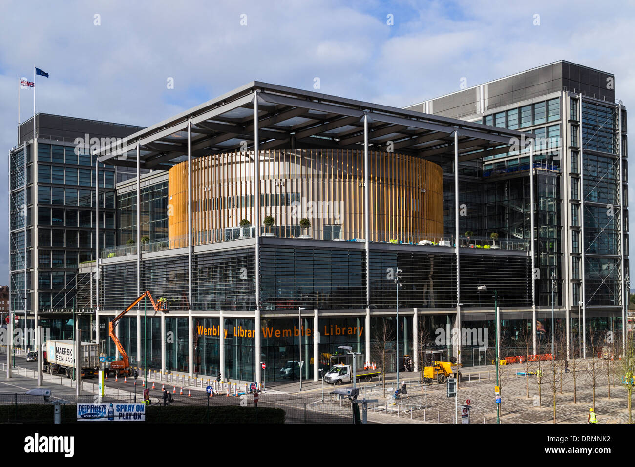 Brent Civic Center mit der Wembley-Bibliothek Stockfoto
