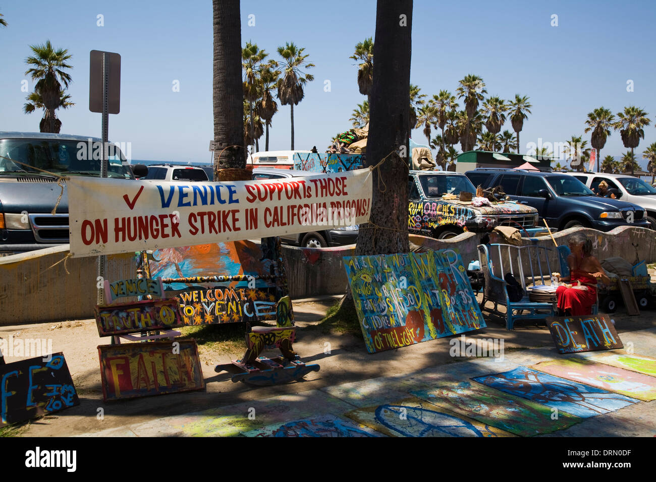 Venice Beach Graffiti Zeichen Hungerstreik Unterstützer, Los Angeles, CA, Kalifornien Stockfoto