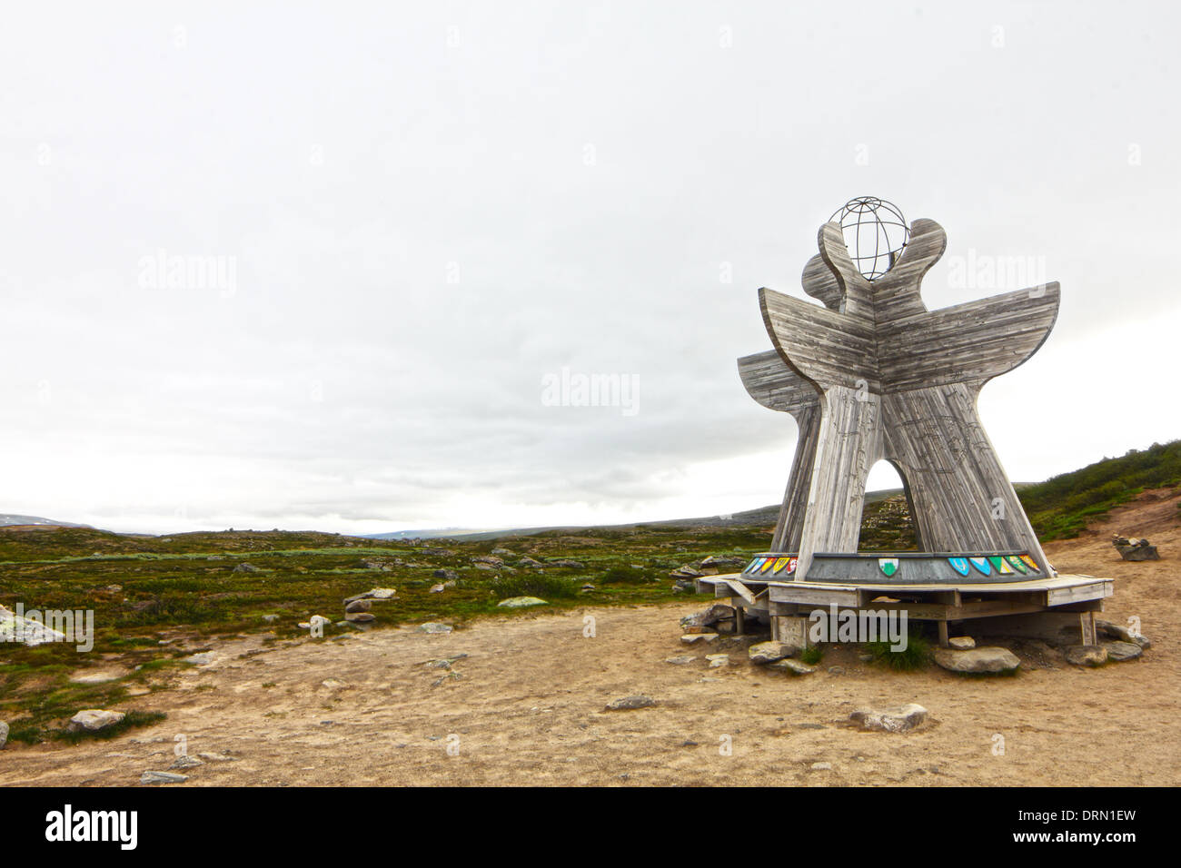 Polarkreis Pint in Norwegen mit hölzernen Kompass Stockfoto