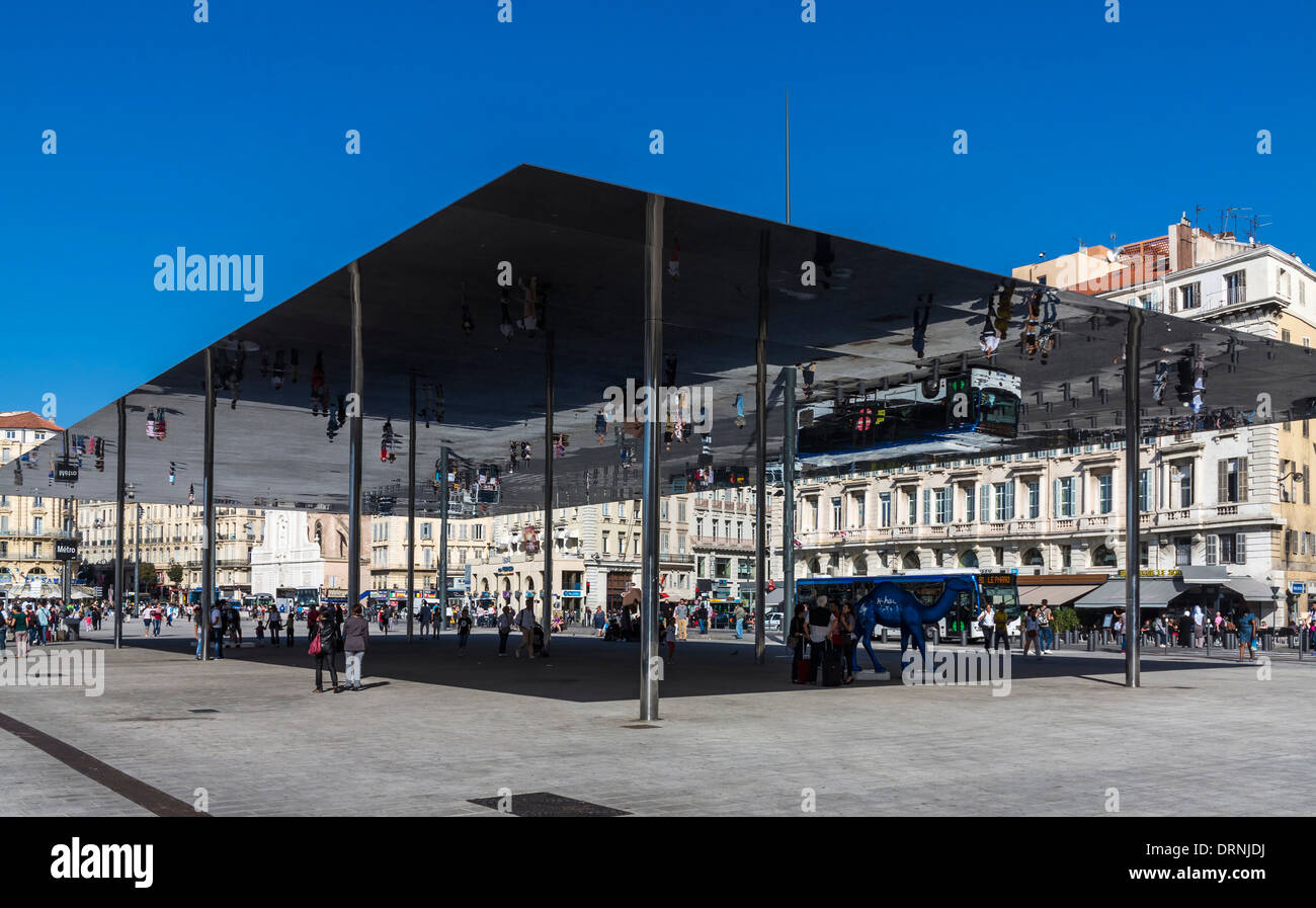 Chantier de l'ombriere du Vieux-Port, Marseille, Provence, Frankreich - ein Pavillon Gebäude von dem Architekten Norman Foster Stockfoto
