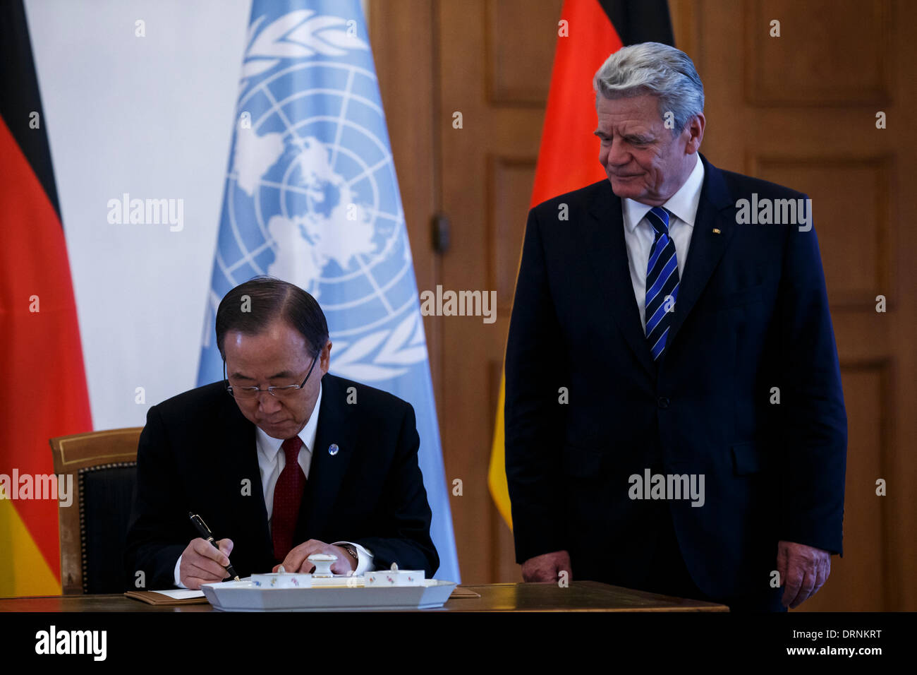Berlin, Deutschland. 30. Januar 2014. Bundespräsident Gauck trifft sich mit Generalsekretär der Vereinten Nationen, Ban Ki-Moon, in den Palast-Oslo in Berlin. / Bild: Bundespräsident Gauck und Generalsekretär der Vereinten Nationen, Ban Ki-Moon Credit: Reynaldo Chaib Paganelli/Alamy Live News Stockfoto