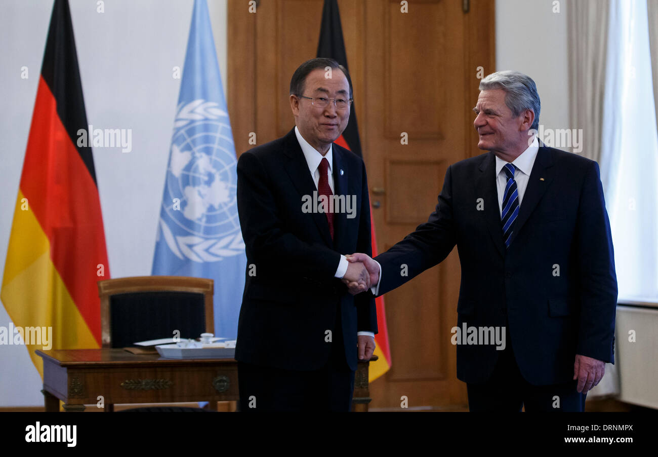Berlin, Deutschland. 30. Januar 2014. Bundespräsident Gauck trifft sich mit Generalsekretär der Vereinten Nationen, Ban Ki-Moon, in den Palast-Oslo in Berlin. / Bild: Bundespräsident Gauck und Generalsekretär der Vereinten Nationen, Ban Ki-Moon Credit: Reynaldo Chaib Paganelli/Alamy Live News Stockfoto
