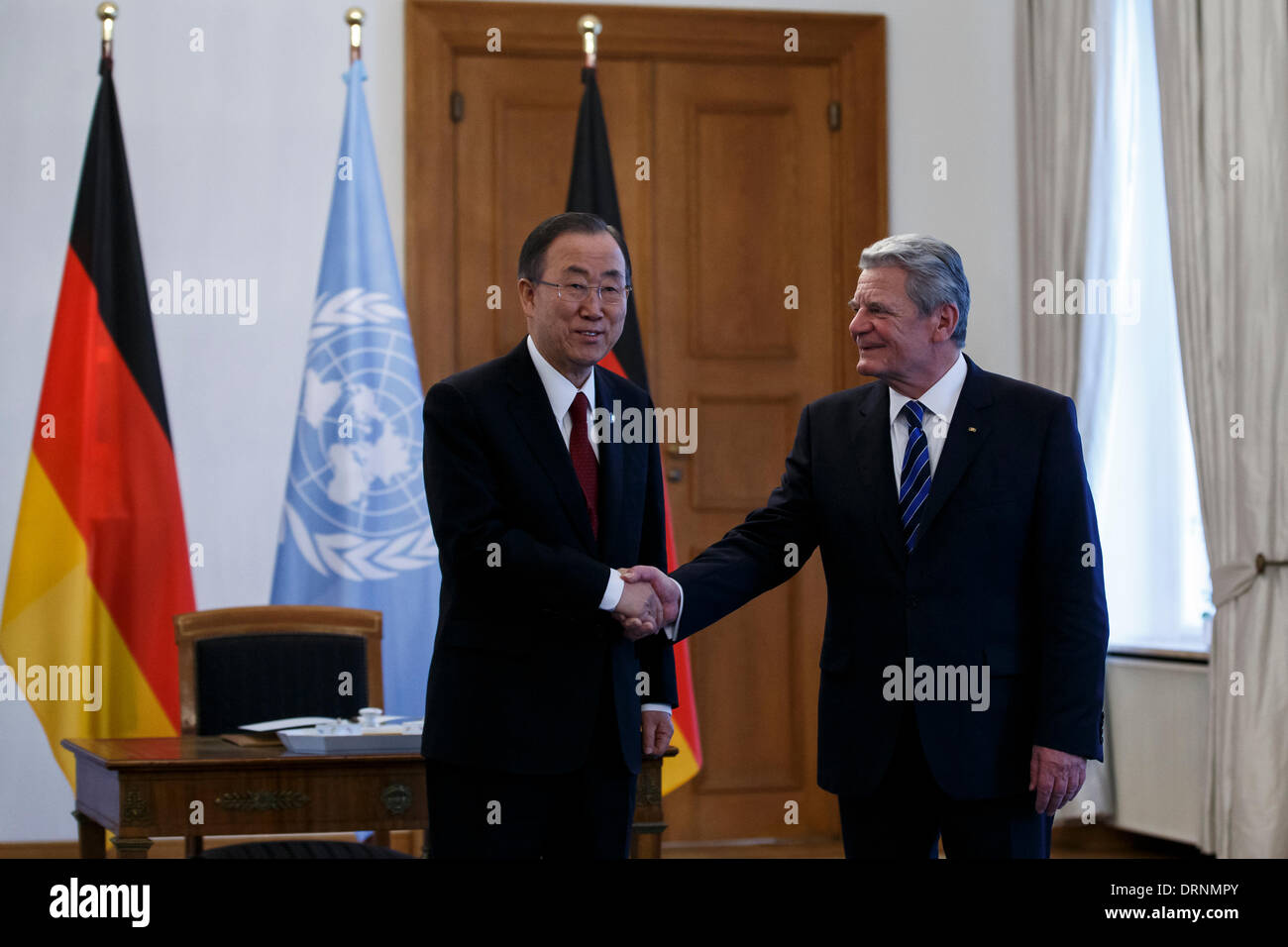 Berlin, Deutschland. 30. Januar 2014. Bundespräsident Gauck trifft sich mit Generalsekretär der Vereinten Nationen, Ban Ki-Moon, in den Palast-Oslo in Berlin. / Bild: Bundespräsident Gauck und Generalsekretär der Vereinten Nationen, Ban Ki-Moon Credit: Reynaldo Chaib Paganelli/Alamy Live News Stockfoto
