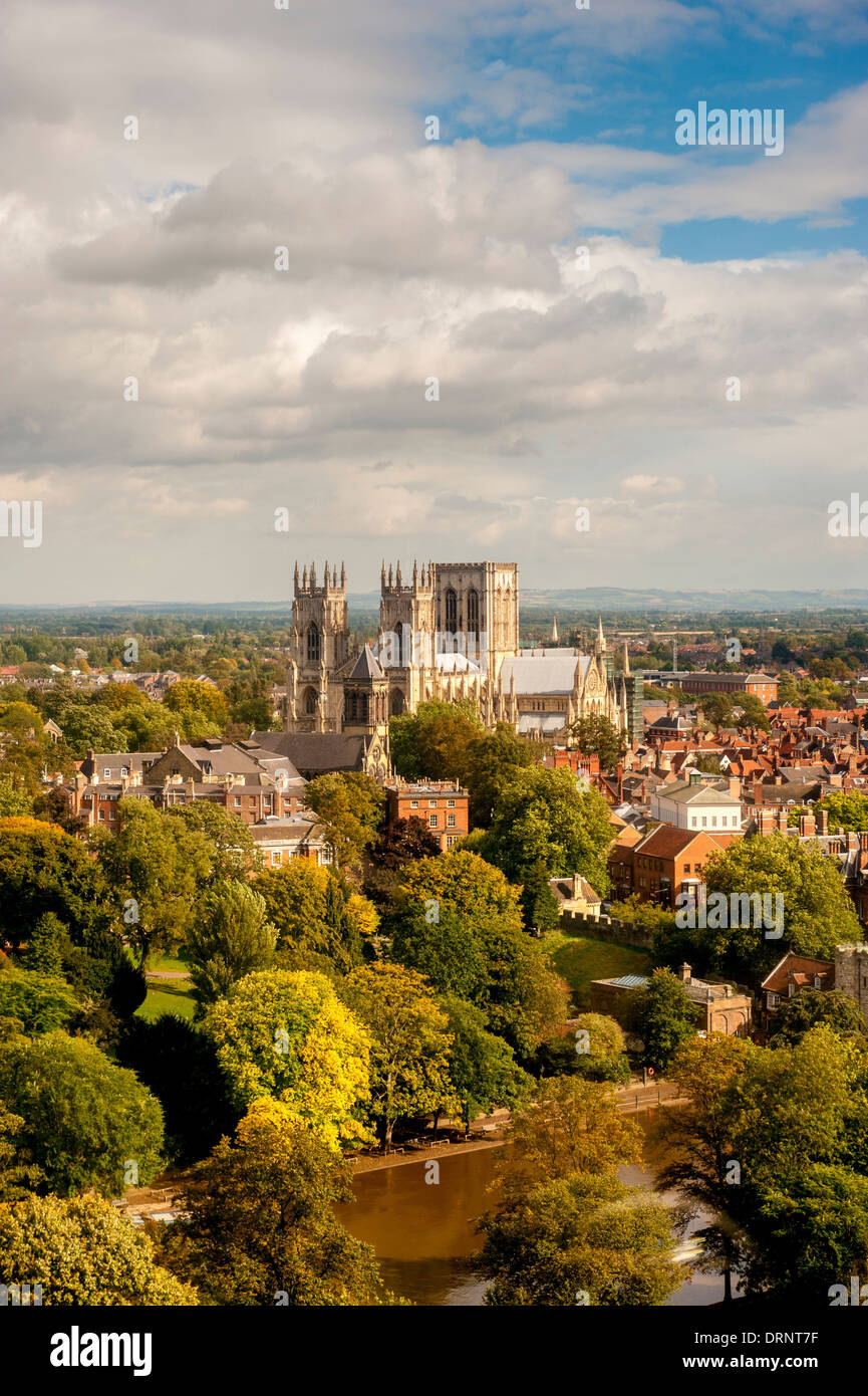 Erhöhten Blick auf York Minster, North Yorkshire. Stockfoto