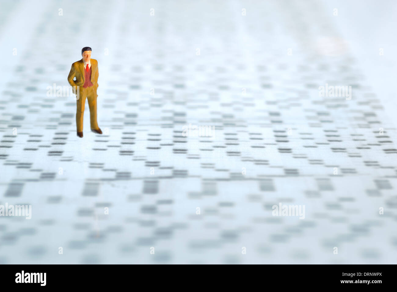 Mann über DNA-Sequenz gel Stockfoto