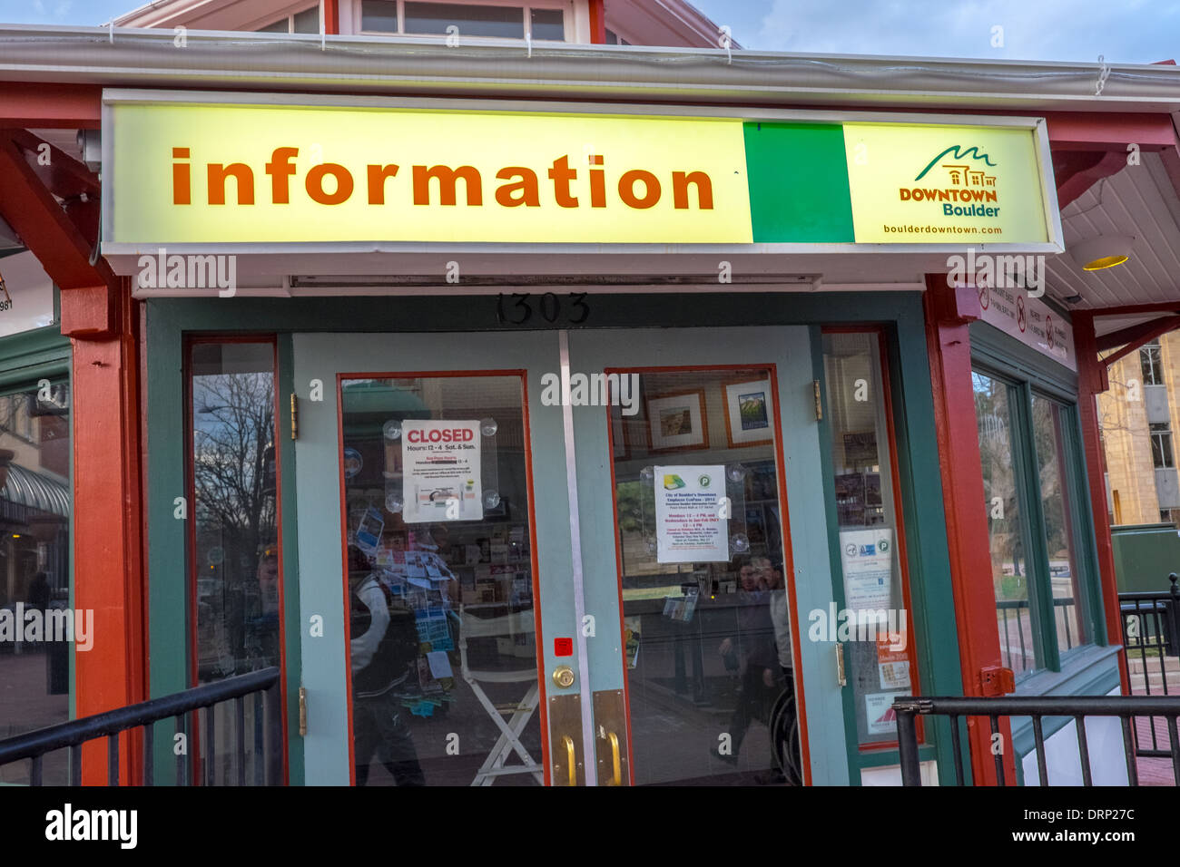 Infostand an der Pearl Street in Boulder, Colorado. Stockfoto