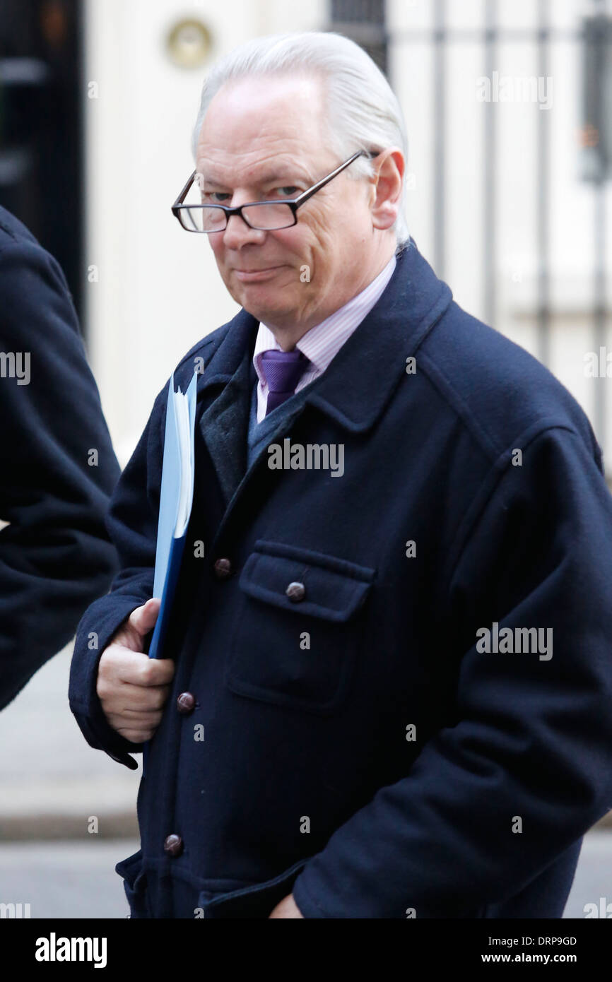 Francis Anthony Aylmer Maude lässt 10 Downing Street am 4. Dezember 2012 in London Großbritannien. Stockfoto