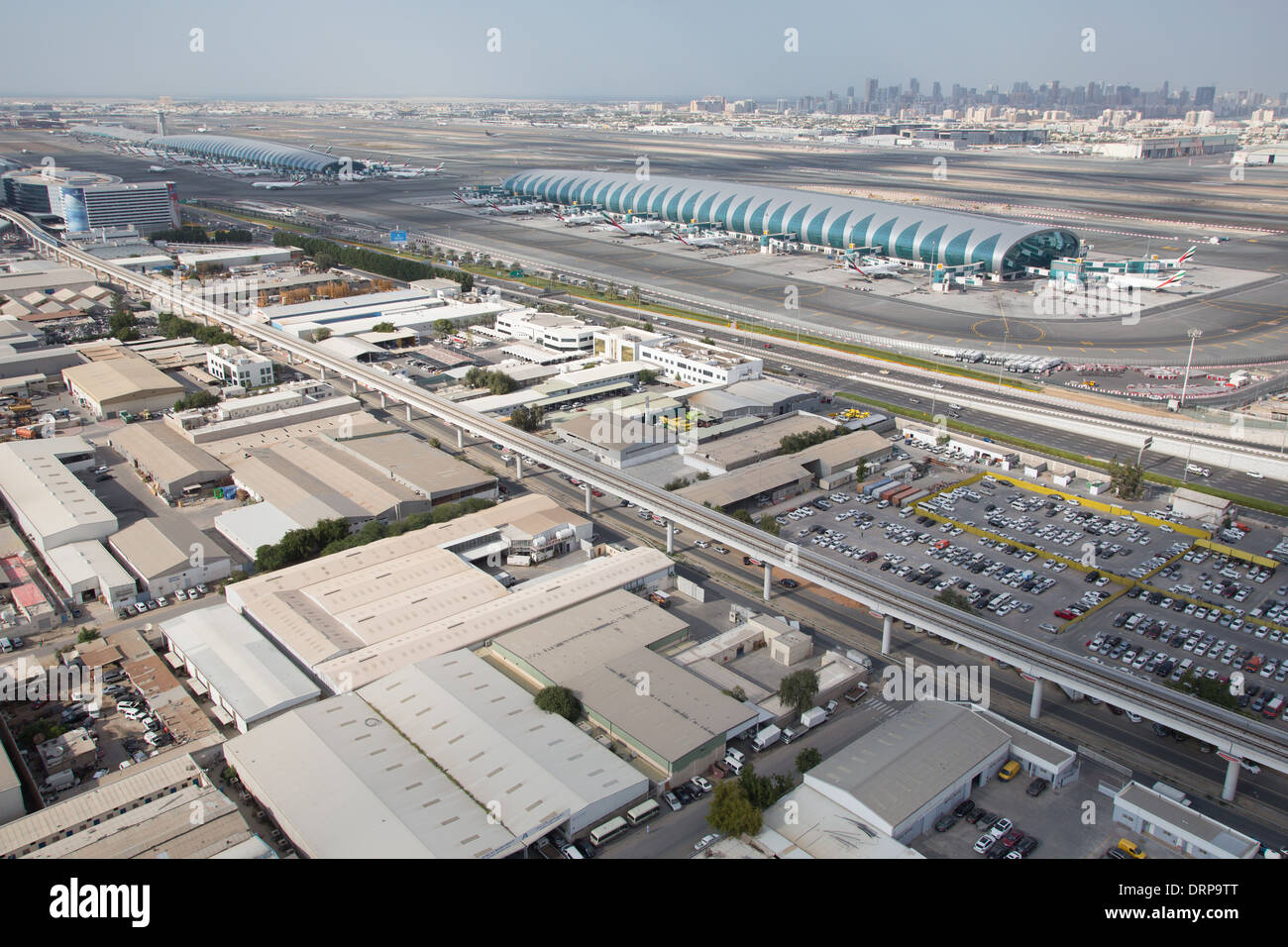 Luftaufnahme Von Dubai In Den Vereinigten Arabischen Emiraten Der Internationale Flughafen Dubai Stockfotografie Alamy