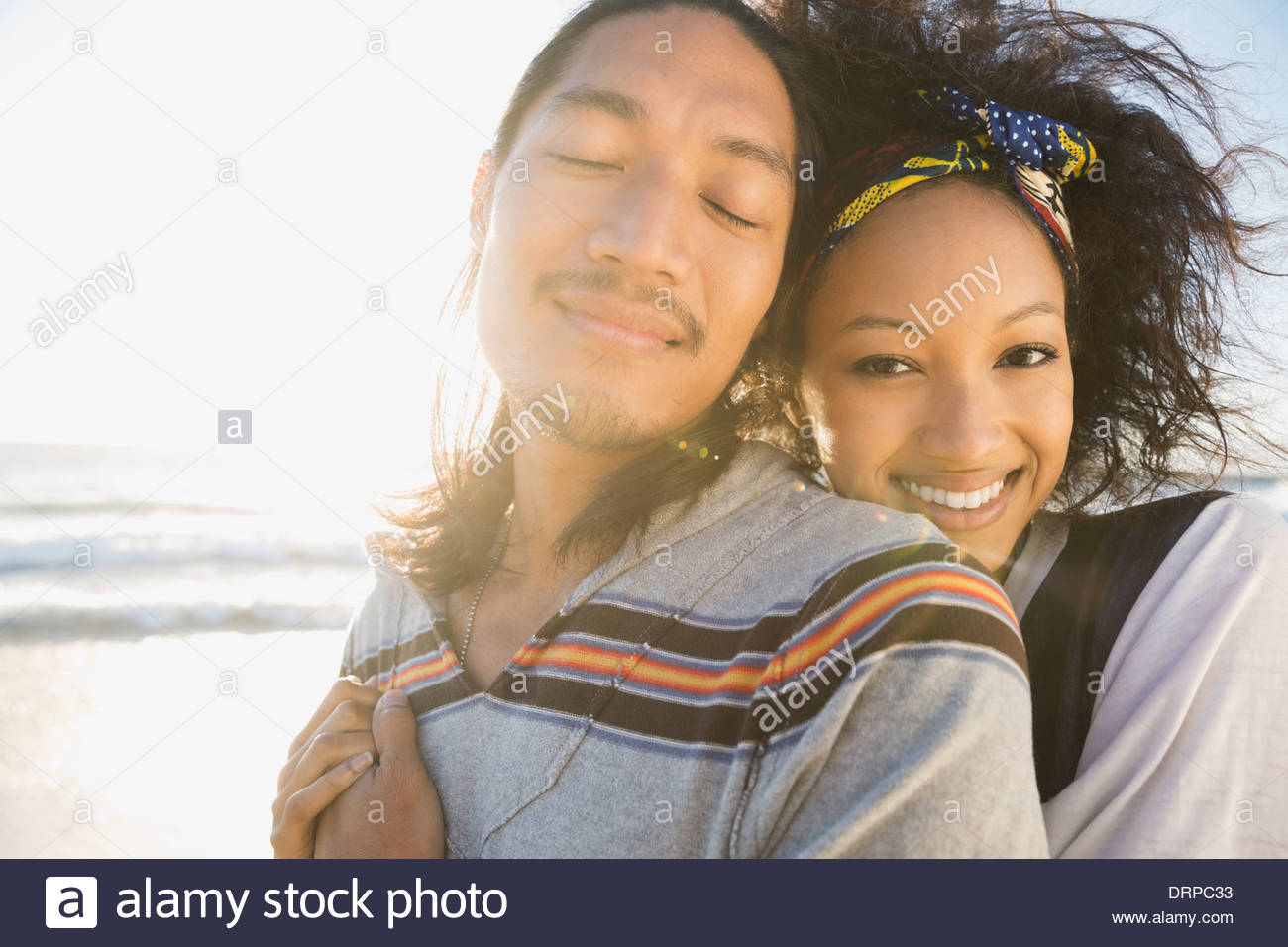 Liebevolle paar am Strand Stockfoto