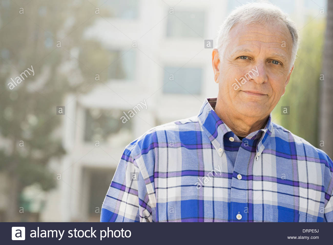 Porträt des älteren Menschen im freien Stockfoto