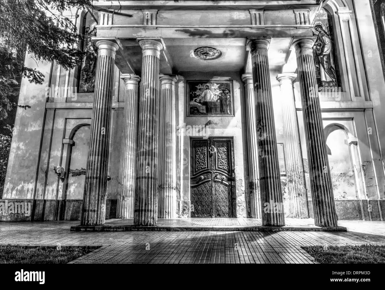 riesige Haupteingang der orthodoxen Kirche Stockfoto