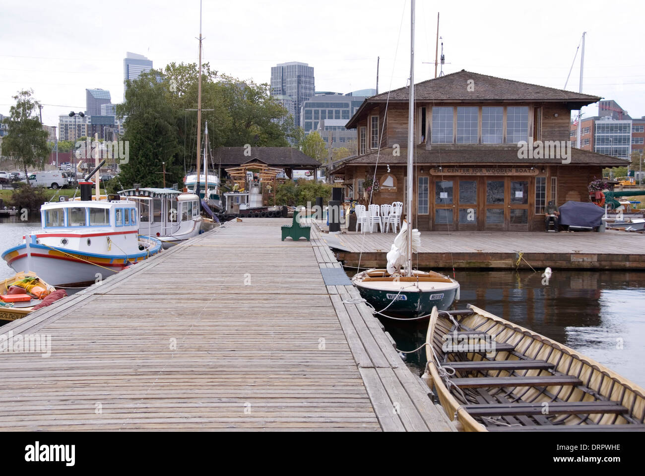 Umiaq Boot & Jachthafen vor Anker vor der Mitte für Holzboote, Seattle, USA 2012 Stockfoto