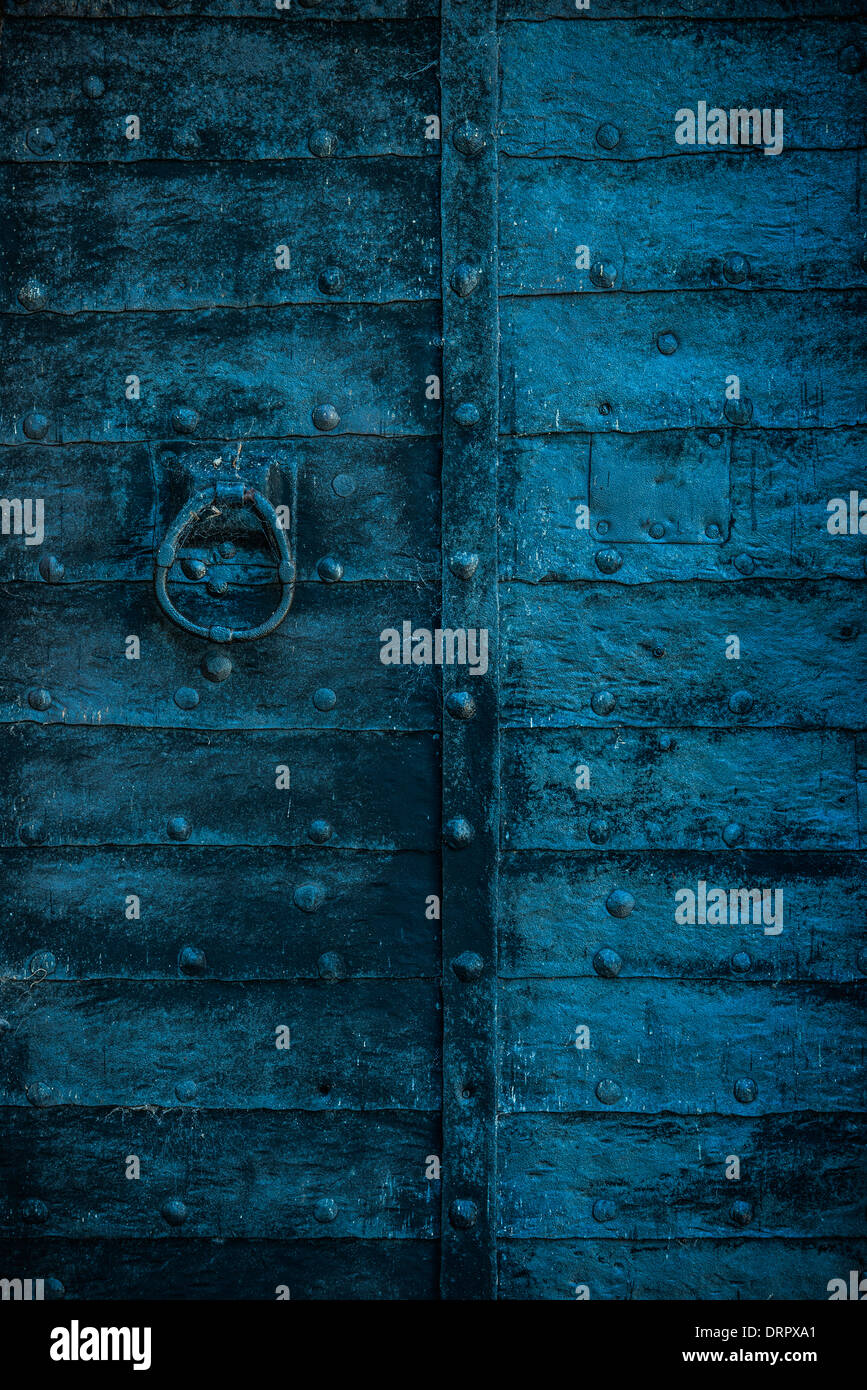 Tür der alten Kirche, Schweden Stockfoto