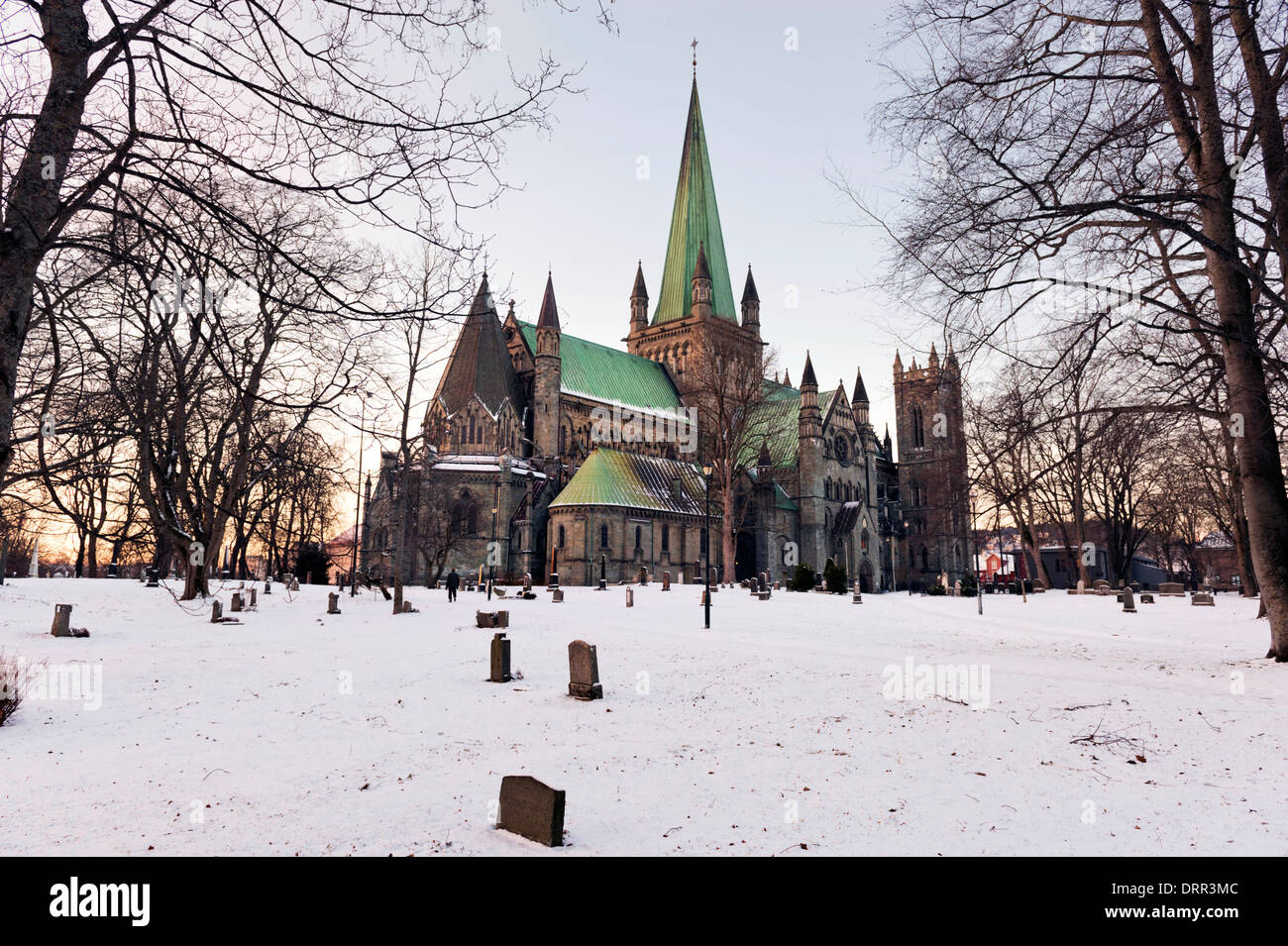 Am frühen Morgen im Schnee, der Nidarosdom, Stadt Trondheim, Norwaynidaros Kathedrale Stockfoto