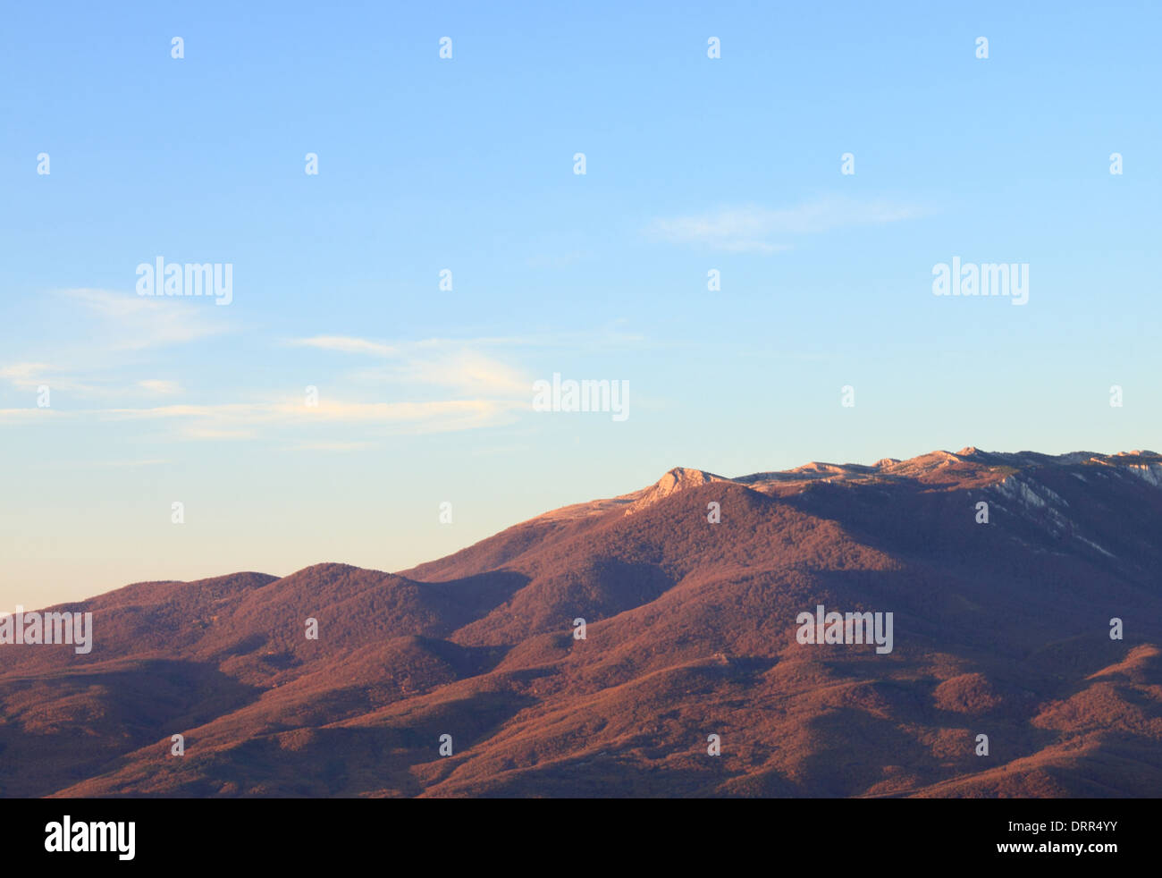 Landschaft Witn Bergkette am Morgen Stockfoto