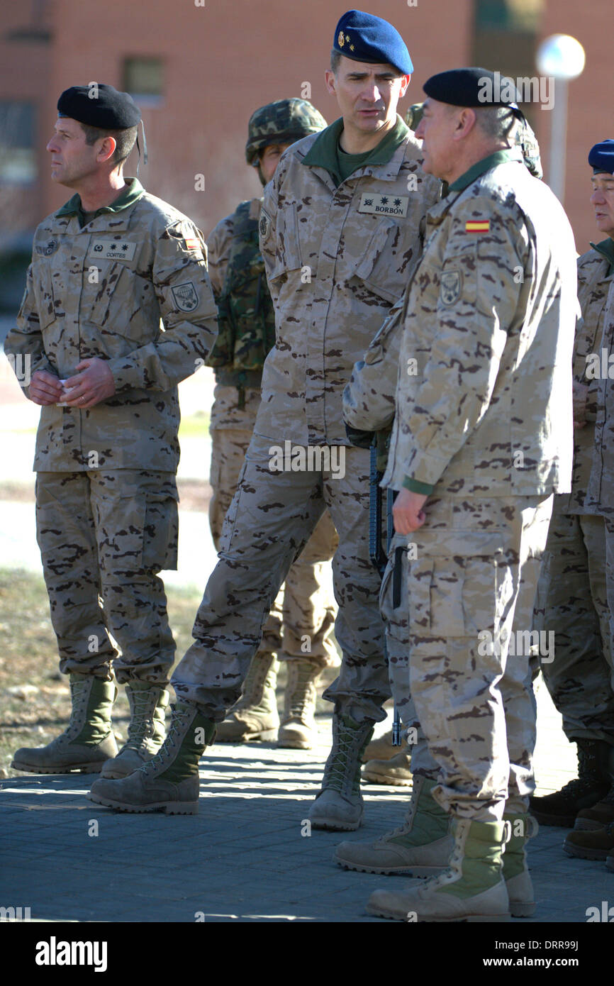 Paracuellos de Jarama, Spanien. 30. Januar 2014. Prinz Felipe von Spanien besucht die Fallschirmspringer Brigada "Almogavares VI" an seinem 46. Geburtstag am 30. Januar 2014 in Spanien Kredit Paracuellos de Jarama: Dpa picture-Alliance/Alamy Live News Stockfoto