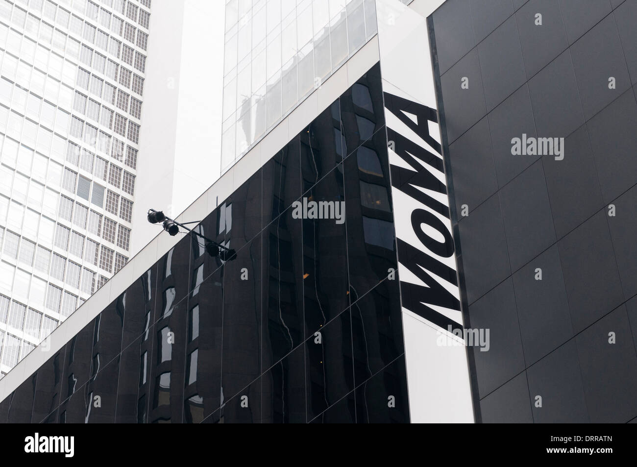 USA, New York, West 53rd Street. Museum of Modern Art (MoMA) Fassade Stockfoto