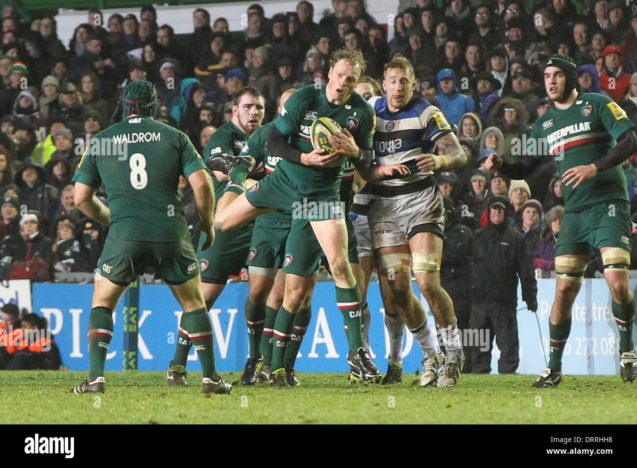 Leicester, UK. 31. Januar 2014. Scott Hamilton nimmt einen hohen Ball während der LV = Cup-Spiel zwischen Leicester Tigers und Bath Rugby von Welford Road. Bildnachweis: Aktion Plus Sport/Alamy Live-Nachrichten Stockfoto