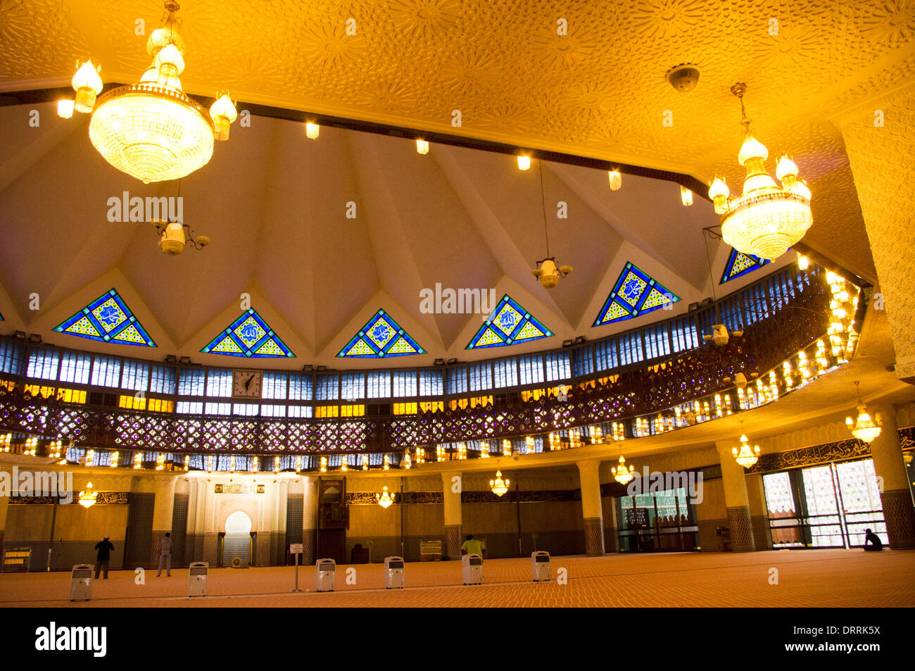 Innenraum der Nationalmoschee von Malaysia Stockfoto