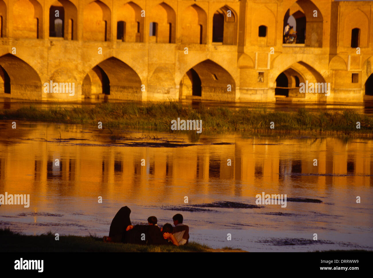 Esfahan Iran Si O Se Pol Brücke bei Sonnenuntergang Stockfoto