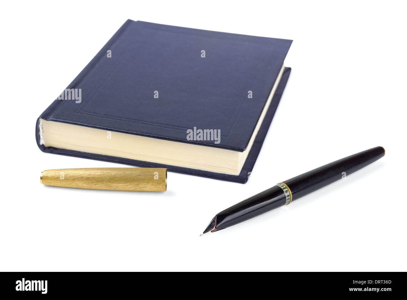 Schwarzen Notizbuch mit Stift auf weißem Hintergrund Stockfoto