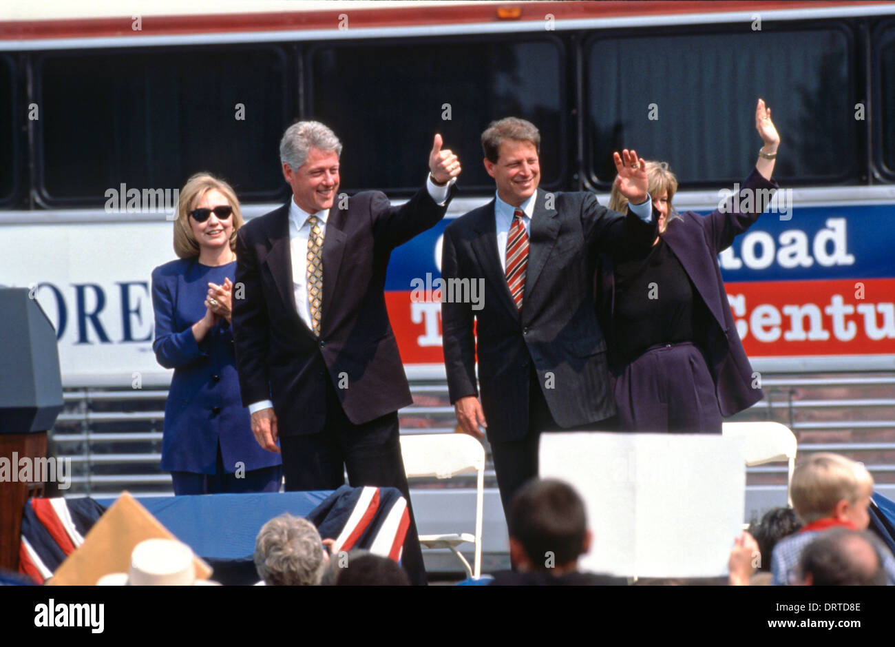 US-Präsident Bill Clinton mit First Lady Hillary Clinton und Vizepräsident Al Gore während einer Kampagne auf ihre Bustour 30. August 1996 in Cape Girardeau zu stoppen. MO. Stockfoto