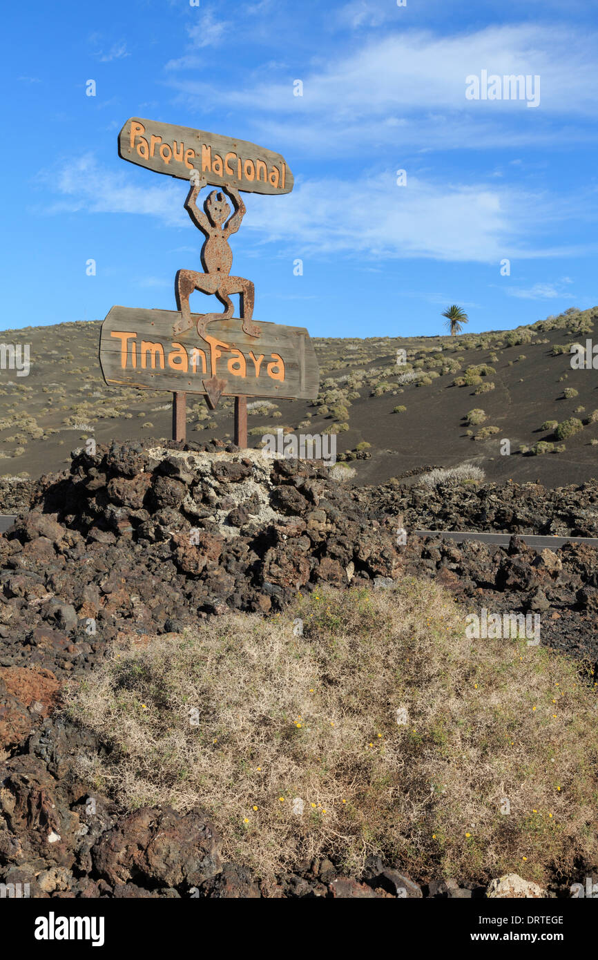Nationalpark Timanfaya Zeichen für Feuerberge der Parque Nacional de Timanfaya, Lanzarote, Kanarische Inseln, Spanien Stockfoto