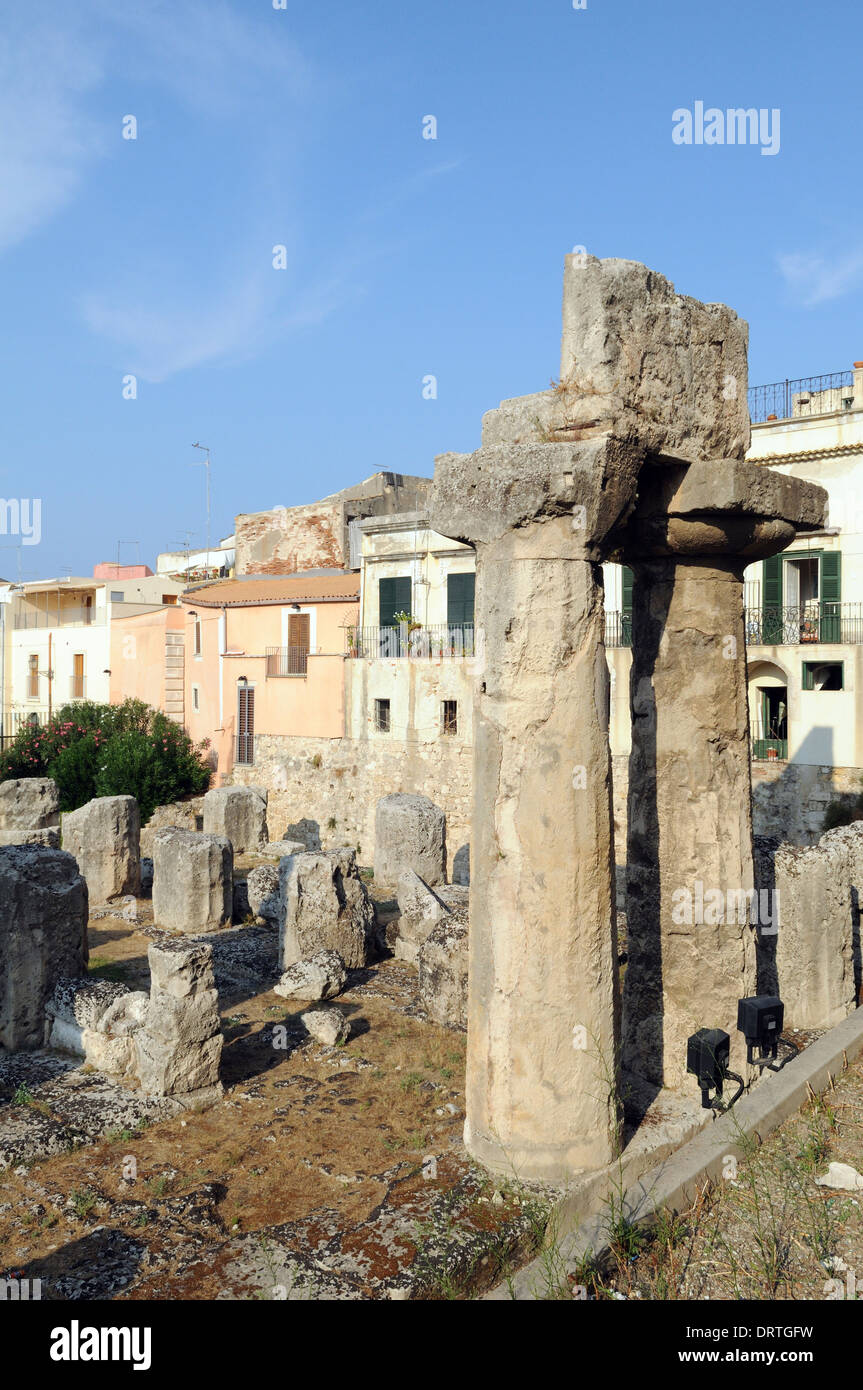 Ruinen der antiken Tempel des Apollo in Ortigia, Siracusa, UNESCO-Weltkulturerbe, in Sizilien Stockfoto