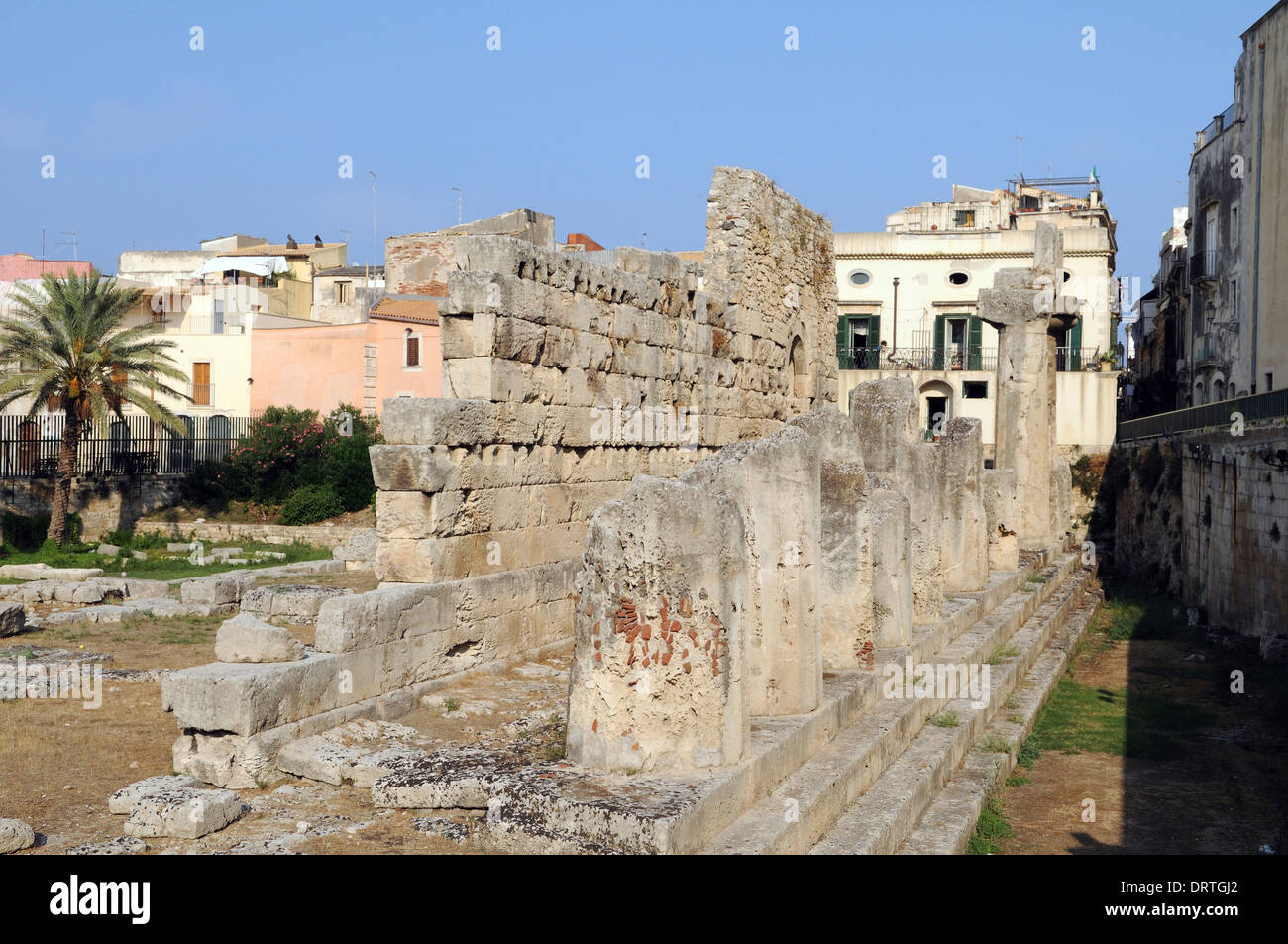 Ruinen der antiken Tempel des Apollo in Ortigia, Siracusa, UNESCO-Weltkulturerbe, in Sizilien Stockfoto