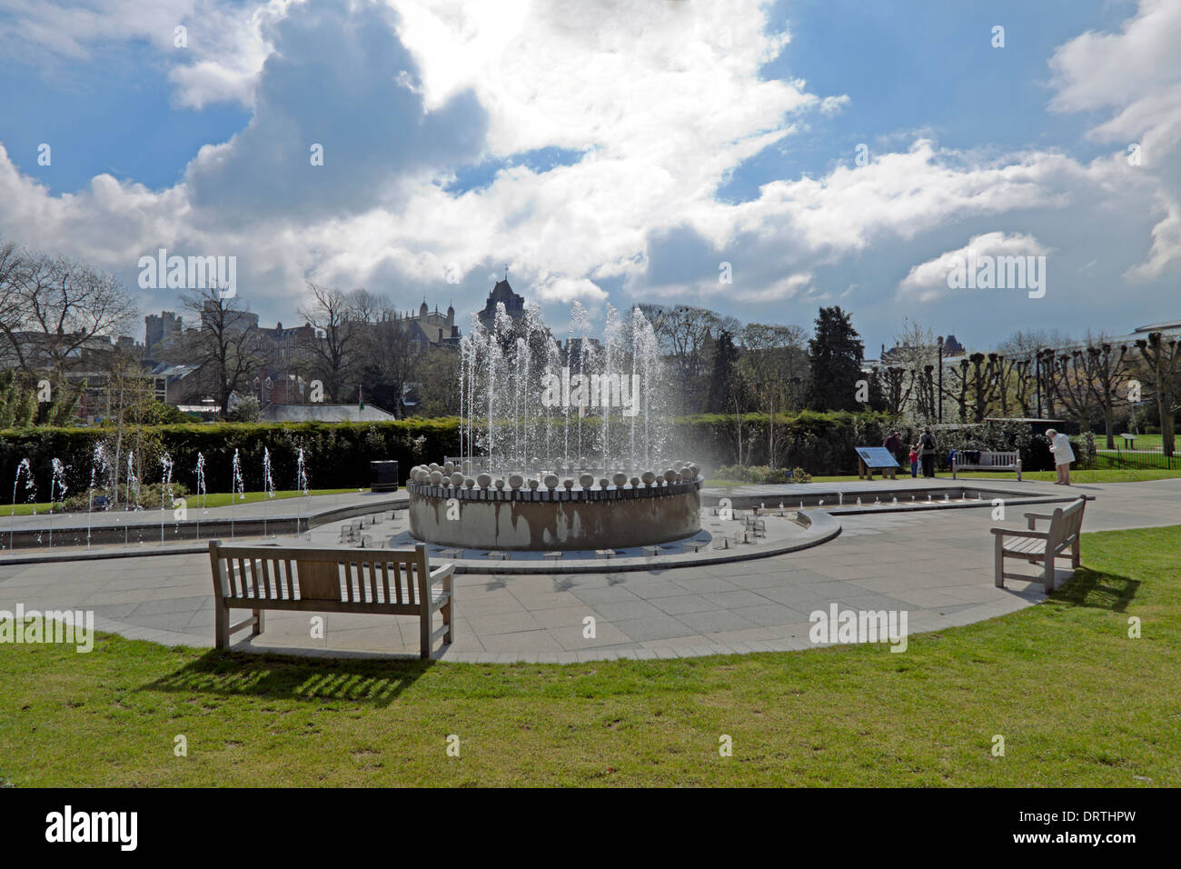 Brunnen im Diamond Jubilee Garten, Windsor, Berkshire, Vereinigtes Königreich, HM Königin Elizabeth II Diamond Jubilee Gedenken Stockfoto