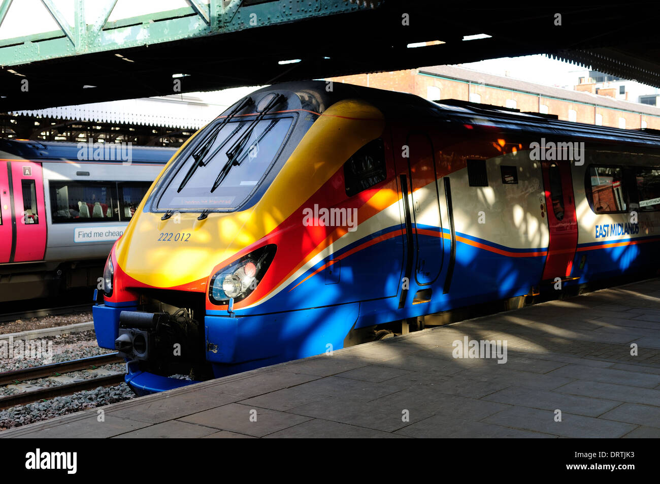 Nottingham Bahnhof Ostmidlands Züge. Stockfoto