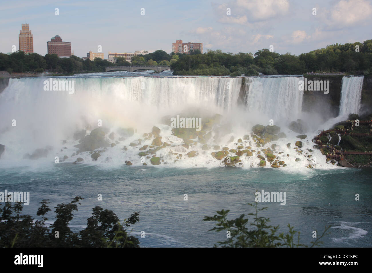 Blick auf die American und Bridal Falls von der kanadischen Seite, am späten Nachmittag Stockfoto
