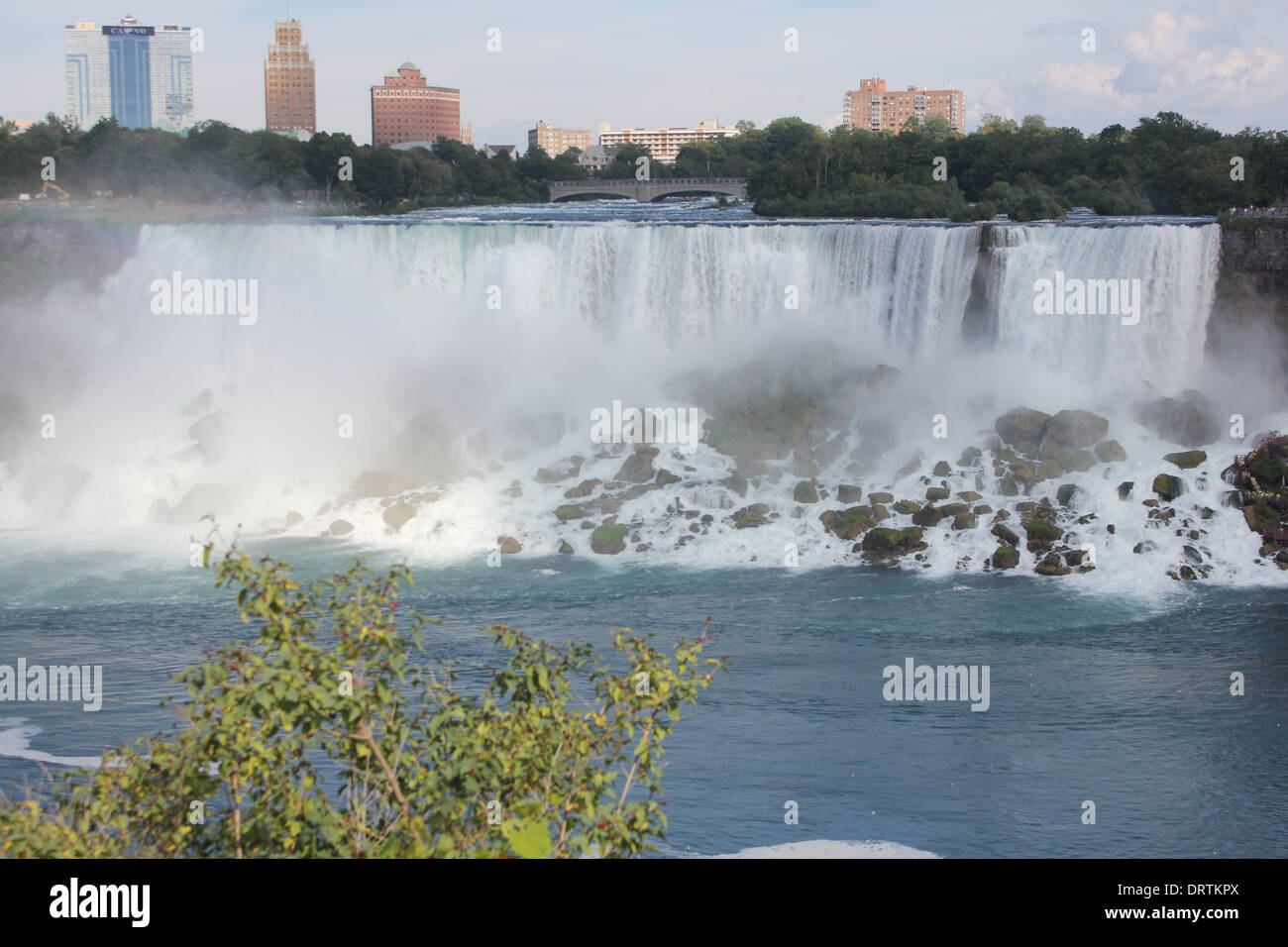 Blick auf die American und Bridal Falls von der kanadischen Seite, am späten Nachmittag Stockfoto