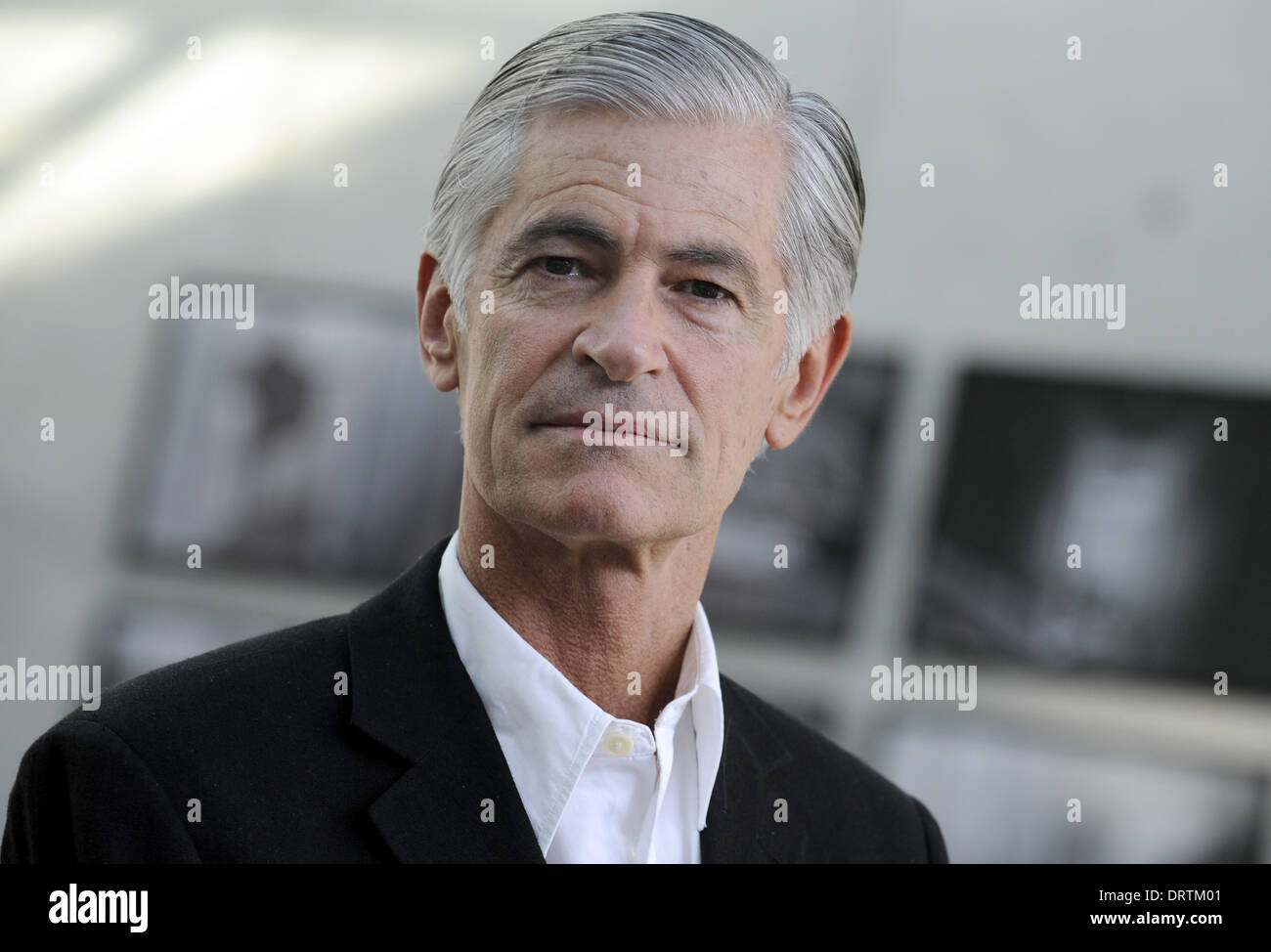 Ein Datei-Bild, aufgenommen am 22. Mai 2009 zeigt US-Kriegsfotograf James Nachtwey in Berlin, Deutschland. Im Alter von 36 Jahren trat er Fotoagentur Magnum. "Mein größte Problem als Kriegsfotograf ist, dass ich von dem Leiden anderer profitieren könnte" schrieb er im Jahr 1985. Foto: Britta Pedersen Stockfoto