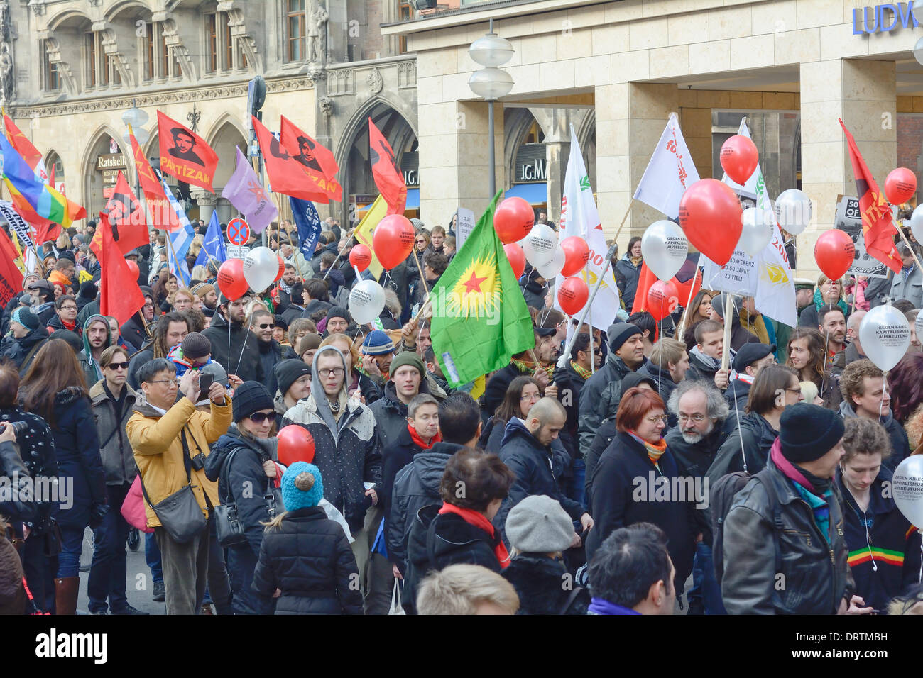München, Deutschland – 1. Februar: Demonstranten auf der Münchner Sicherheitskonferenz im Rahmen ihrer Jahrestagung. Februar 1, 2014 in München, Deutschland Stockfoto
