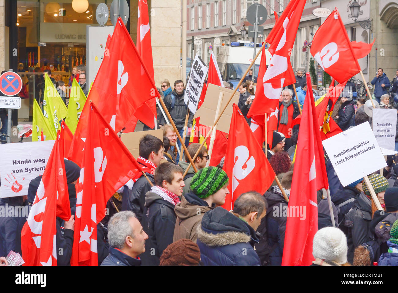 München, Deutschland – 1. Februar: Demonstranten auf der Münchner Sicherheitskonferenz im Rahmen ihrer Jahrestagung. Februar 1, 2014 in München, Deutschland Stockfoto