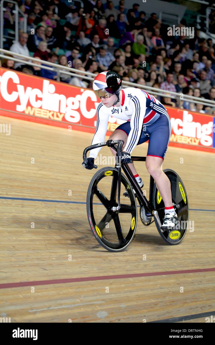 Manchester, UK. 1. Februar 2014. Revolution-Serie verfolgen Radsport Runde 4. Philip Hindes im Sprint-Finale Verlierer zu Jason Kenny Credit: Neville Stile/Alamy Live News Stockfoto