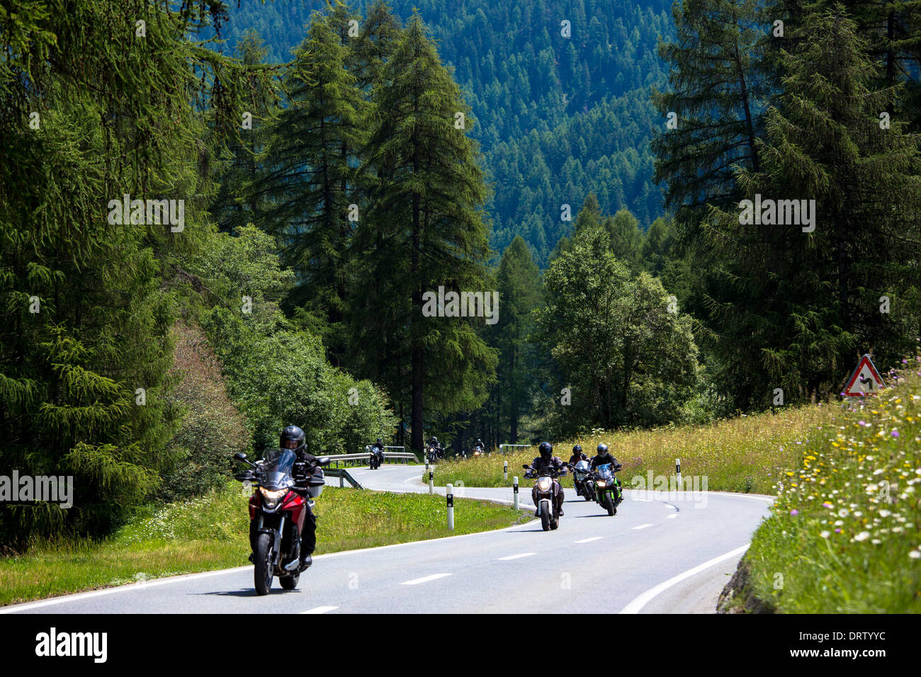 Motorradfahren in der Schweizer Nationalpark, Schweiz Stockfoto