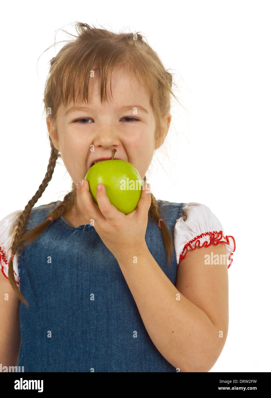 schönes Lächeln kaukasische Mädchen Kind hält eine apple.isolated auf weiß Stockfoto