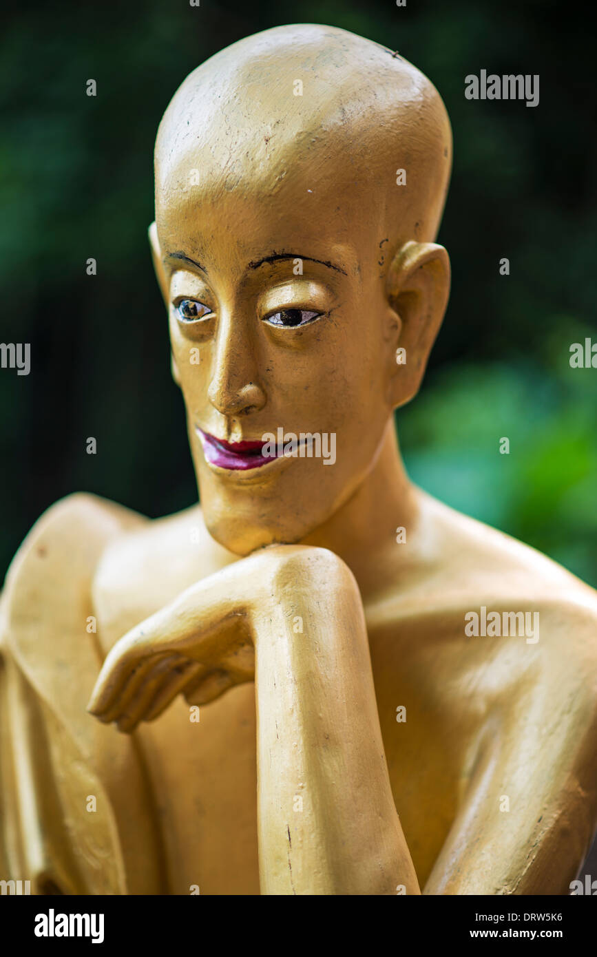 Buddha-Statue in zehn tausend Buddhas Kloster in Hong Kong, China. Stockfoto