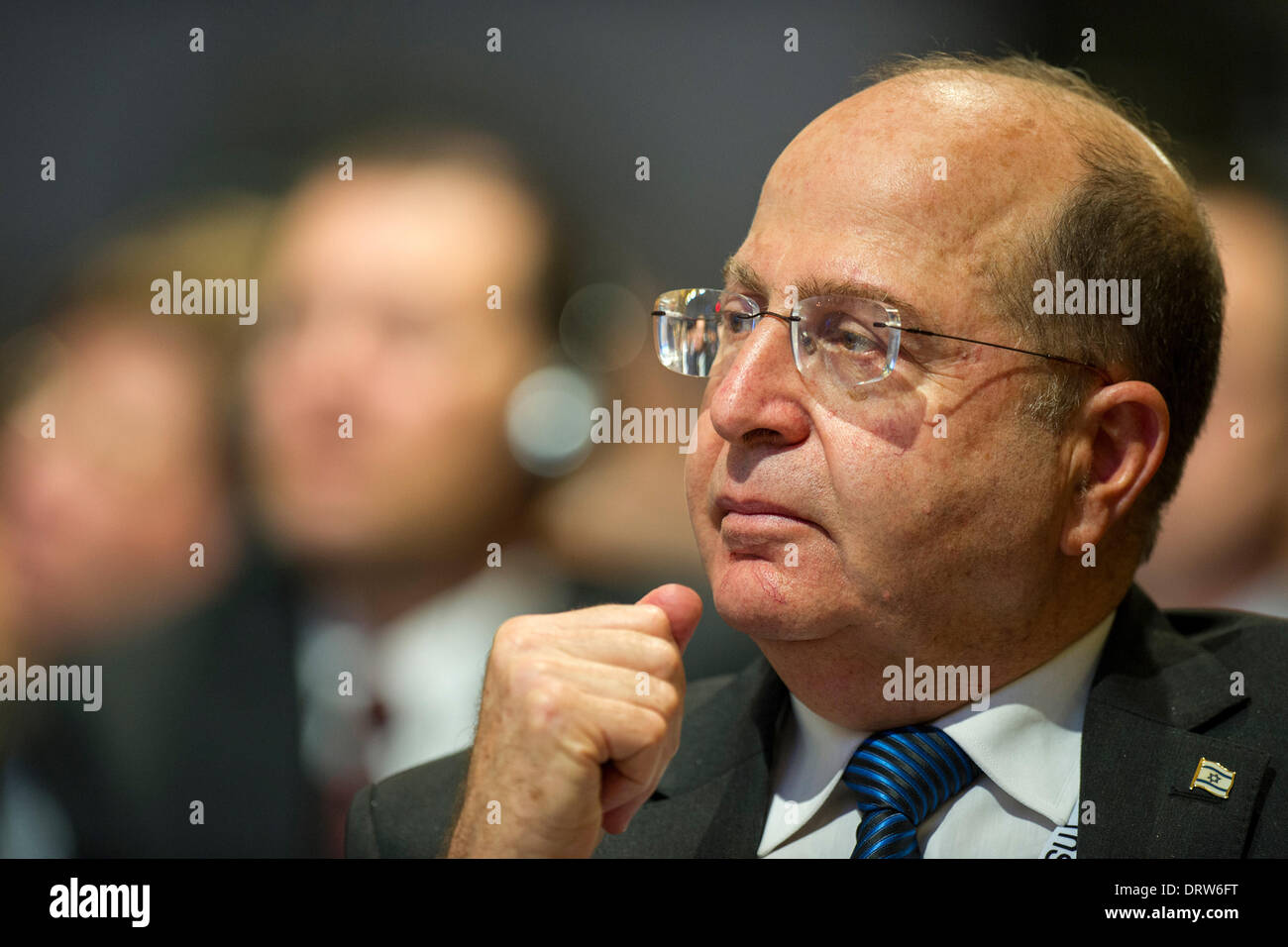(140202)--München, 2. Februar 2014 (Xinhua)--israelische Verteidigungsminister Moshe Ya'alon nimmt an einer Sitzung der Münchner Sicherheitskonferenz in München, am 2. Februar 2014. (Xinhua/MSC/Müller) (axy) Stockfoto