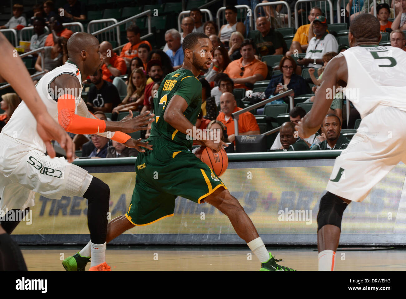 Coral Gables, FL, USA. 1. Februar 2014. Jamel Fuentes #3 der Norfolk State in Aktion während der NCAA Basketball-Spiel zwischen den Miami Hurricanes und Norfolk State Spartans im Bank United Center in Coral Gables, FL. Die Hurricanes besiegten die Spartaner 64-49. Bildnachweis: Csm/Alamy Live-Nachrichten Stockfoto