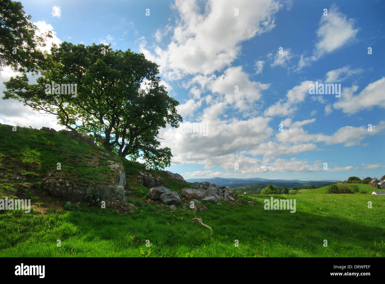 Sommerwolken über die walisische Landschaft Stockfoto